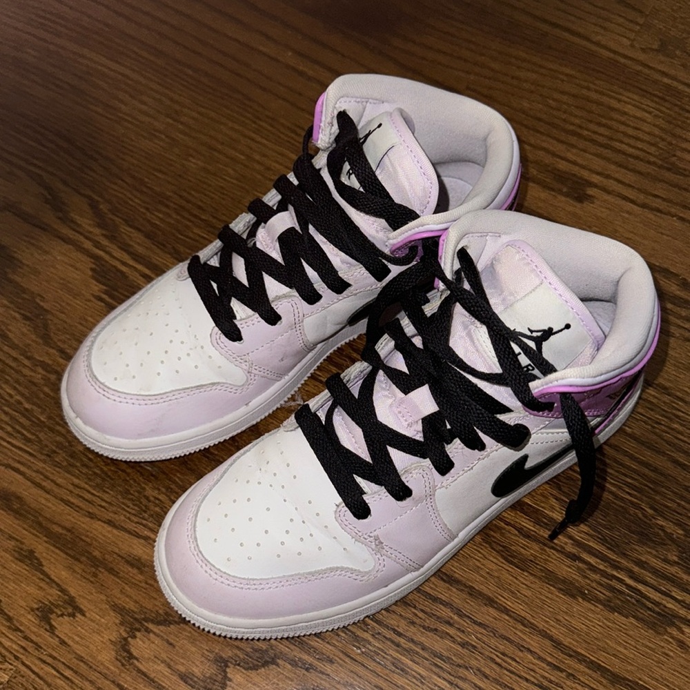 Air Jordan - Picture 2 of 5
